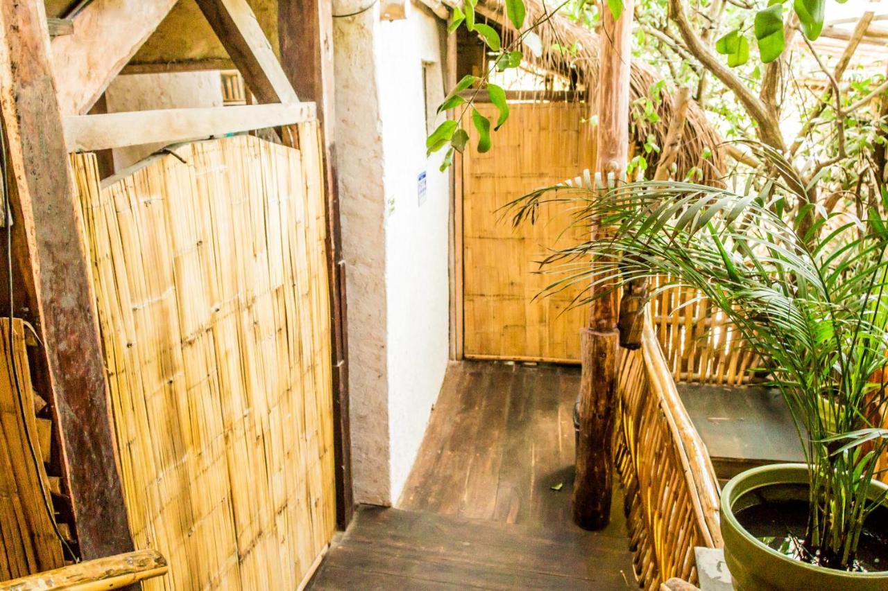 Bambu Gran Palas Hostal Party Ostello
